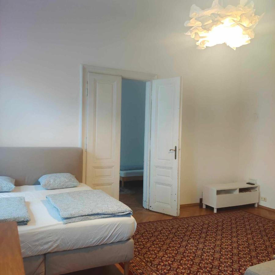 Large 4 Room Apartment In The Center Of Vienna Esterno foto