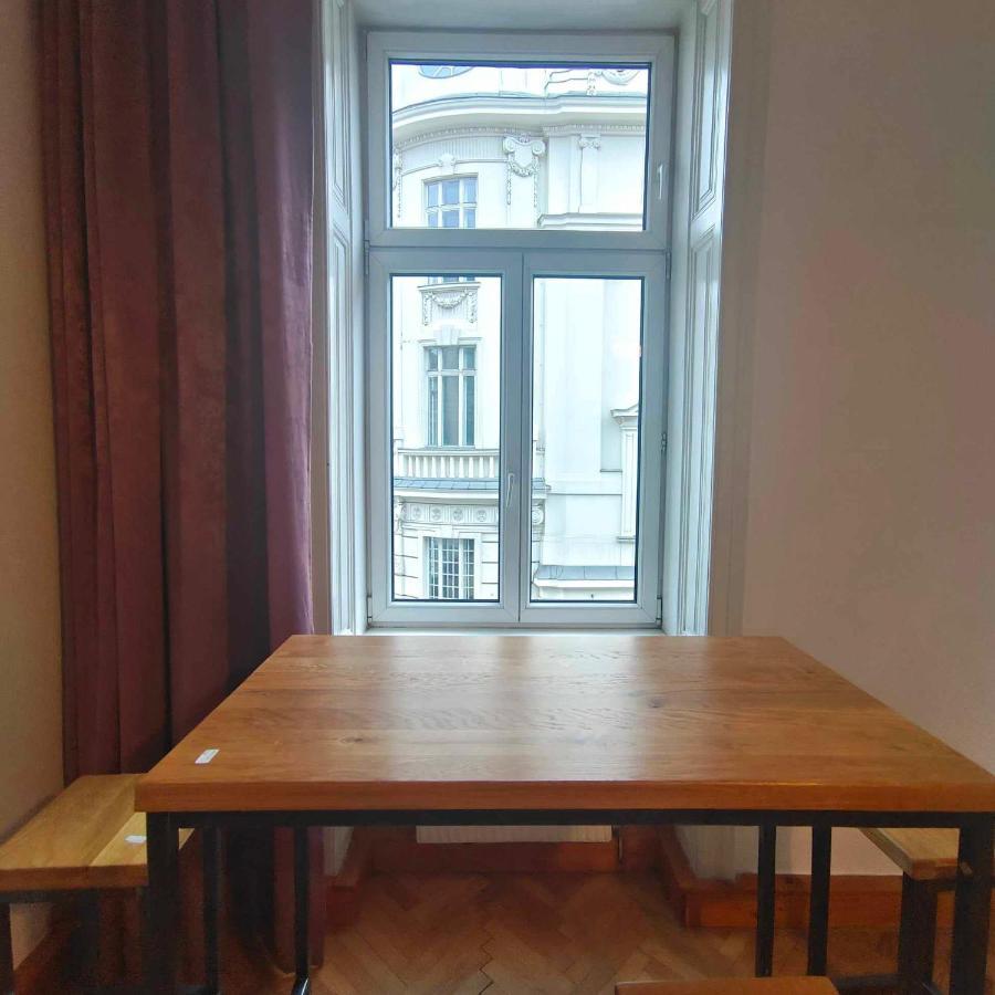 Large 4 Room Apartment In The Center Of Vienna Esterno foto
